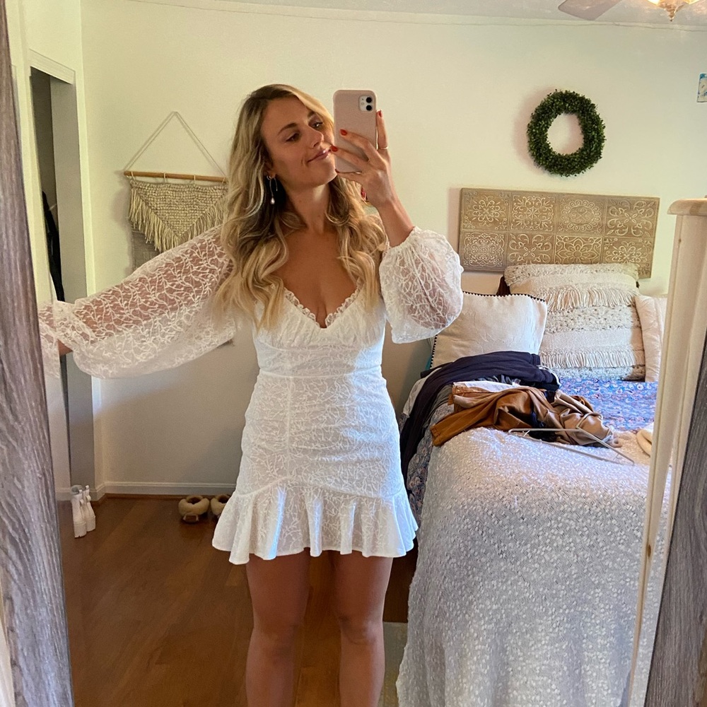 Selfie Leslie long sleeve white dress with lace and open back